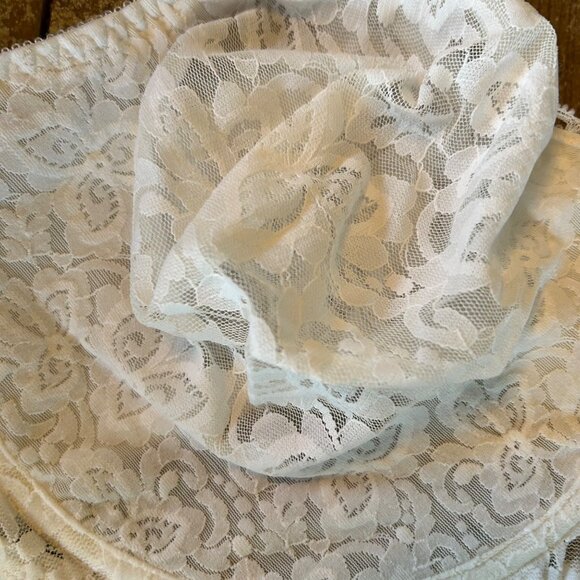 Vintage Bali Romantic Delicate White Floral Lace Underwire Bra 40D - Picture 3 of 7